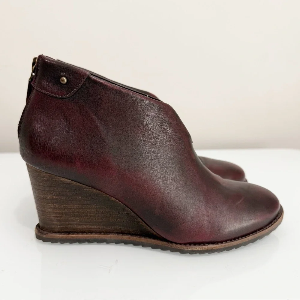 TRASK Tenley Wine Brush-Off Sheep Wedge Booties Leather 36-1273 Size 7